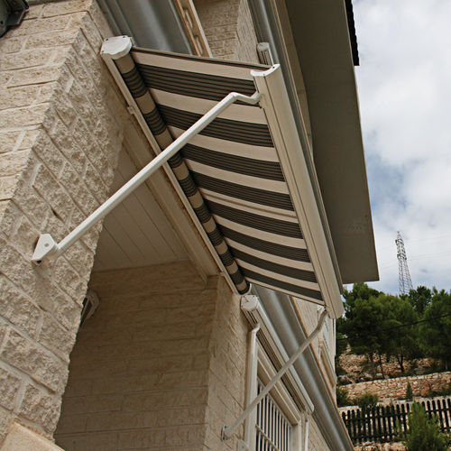 Tenda da sole a proiezione - WITH TENSION - Persax - a cassonetto / a motore / per terrazza