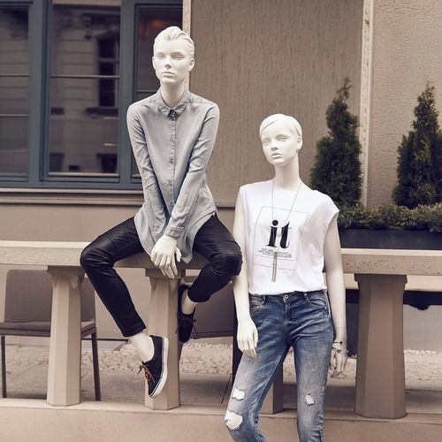 Manichino donna - NEW GENERATION - GENESIS MANNEQUINS - realista / in resina / seduto