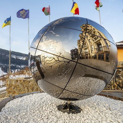 Scultura in vetro - The Globe - PlusObject - da appoggio / contract / argentata