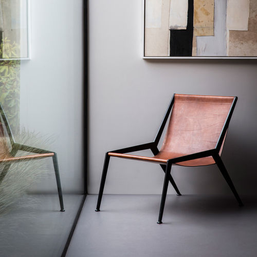 Chauffeuse contemporanea - Berlin - TOM FAULKNER - in pelle / in acciaio / marrone