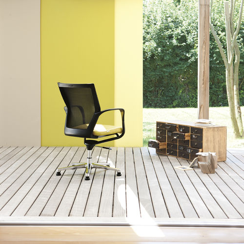 Poltrona da ufficio contemporanea - X-CHAIR - Milani - a rete / ergonomica / ad altezza regolabile