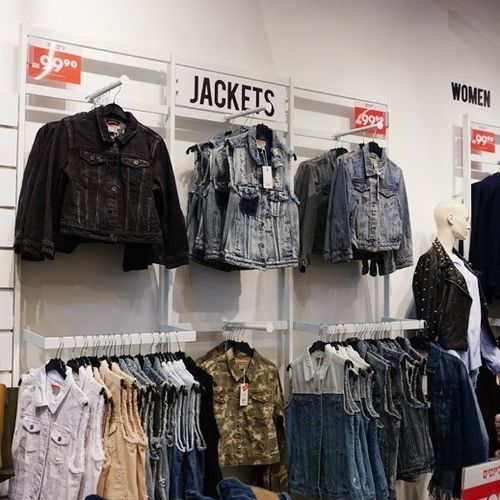 Espositore per abbigliamento - VRKWH2F-4SH-2H - UDIZINE.com - da parete / in metallo / unilaterale