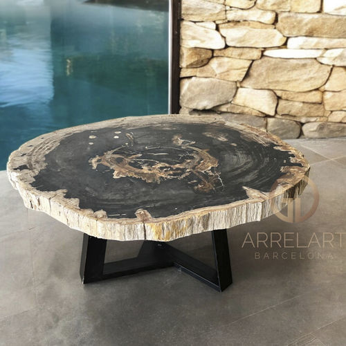 Tavolino basso contemporaneo - KAROL - ARRELART - in legno fossilizzato / con supporto in metallo / ovale