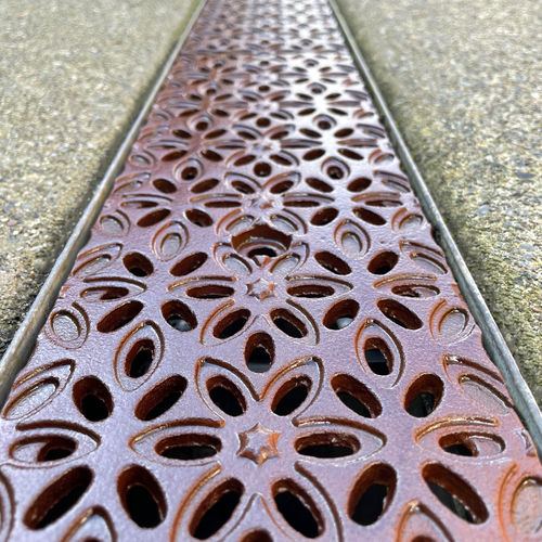 Griglia di drenaggio in ferro - ANISE - IRON AGE DESIGNS - per spazi pubblici