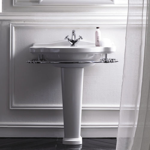 Lavabo autoportante - VOLDA - Albion Bath Co - in porcellana / con piano integrato / con portasalviette integrato