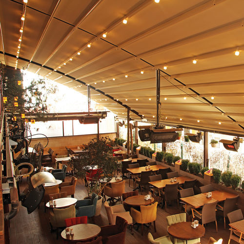 Pergola autoportante - SHELL PLUS - BYART GROUP - addossata / in alluminio / con copertura scorrevole