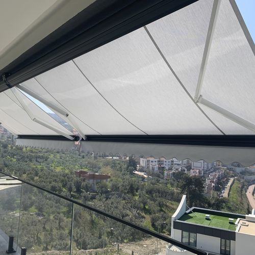 Tenda da sole a proiezione - OASIS - BYART GROUP - a motore / contract / per terrazza