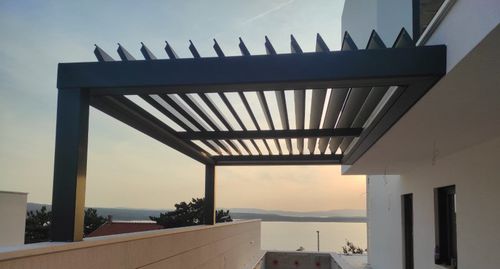 Pergola autoportante - PRIME - BYART GROUP - in alluminio / a lamelle orientabili / su misura