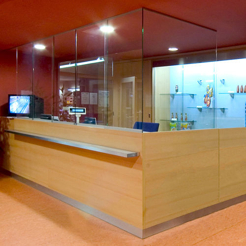 Banco cassa rotondo - Frajt s.r.o. - d'angolo / contract / per negozio