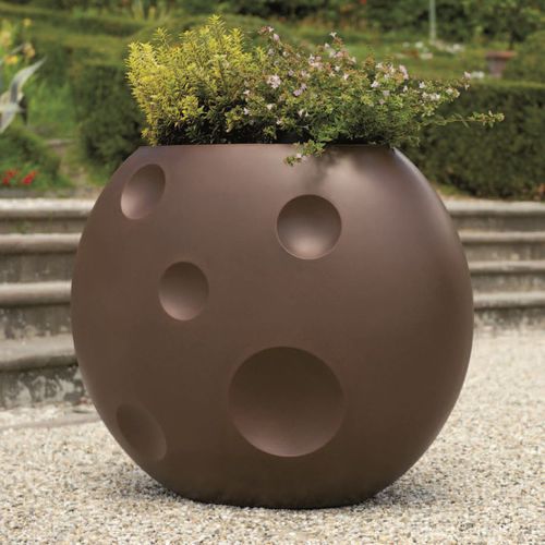 Vaso da giardino in polietilene rotostampato - Scudo - PASQUINI & BINI - rotondo / per uso residenziale / marrone