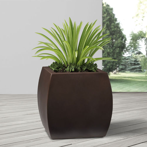 Vaso da giardino in polietilene rotostampato - Boote - PASQUINI & BINI - quadrato / per uso residenziale / marrone