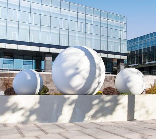 Scultura in fibra di vetro - LARGE SPHERES - PLANTERS UNLIMITED - da esterno / per spazi pubblici