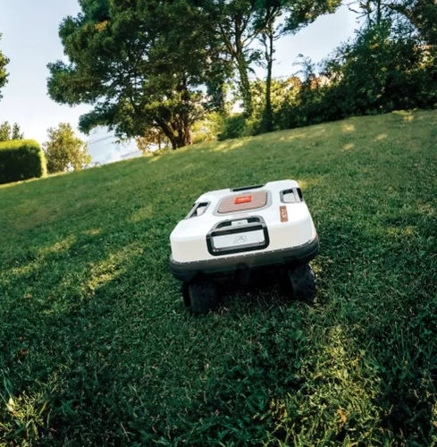 Tosaerba robotizzato - CUBE Elite 4WD - Ambrogio Robot - elettrico a batteria / per terreni in pendenza / per grandi superfici