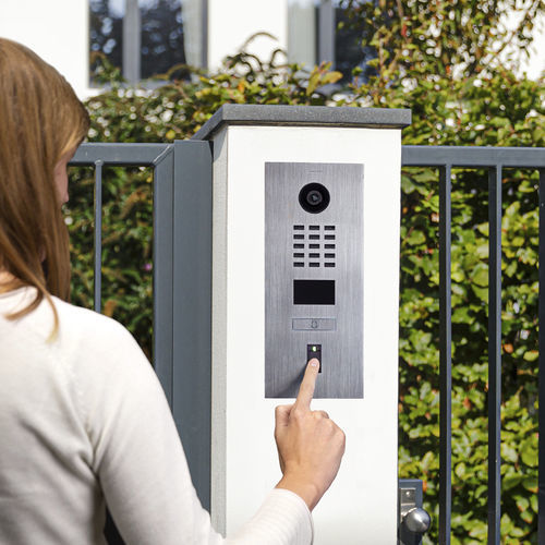 Citofono esterno in acciaio inossidabile spazzolato - D2101FV - DoorBird - residenziale / per montaggio a filo / non incassato