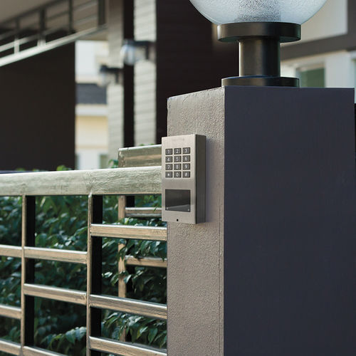 Sistema di controllo accessi centralizzato filtraggio degli ingressi - A1121  - DoorBird - IP / con lettore RFID / non incassato