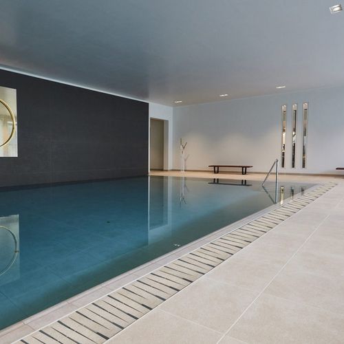 Griglia per canaletta in ceramica - LAPISQUE - Modulartem - in marmo / in teak / per piscina