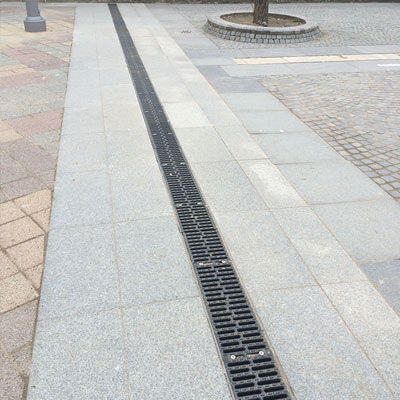 Canaletta con griglie - YT200-U20250CI - Fujian Yete Industry Co.,Ltd. - in calcestruzzo a polimeri / griglia in acciaio galvanizzato / griglia in ghisa