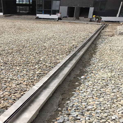 Canaletta a fessura - YT150-U20180 - Fujian Yete Industry Co.,Ltd. - in calcestruzzo a polimeri / griglia in acciaio galvanizzato / griglia in acciaio inox