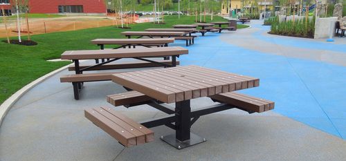 Tavolo in stile - TRANSIT - Tournesol SITEWORKS - in legno / in acciaio / in plastica riciclata