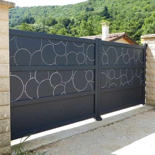 Cancello battente - MAJOREL  - KSM PRODUCTION - scorrevole / in alluminio termolaccato / a pannello