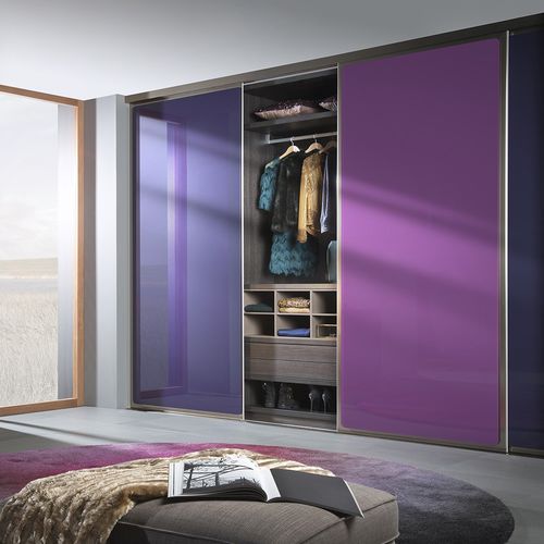 Armadio contemporaneo - CURVE - Noteborn BV - in vetro laccato / in alluminio / a porte scorrevoli