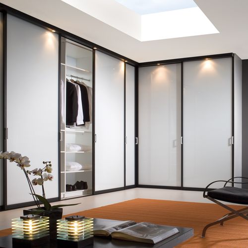Armadio contemporaneo - VICEVERSA 55 - Noteborn BV - in legno laccato / a porte scorrevoli