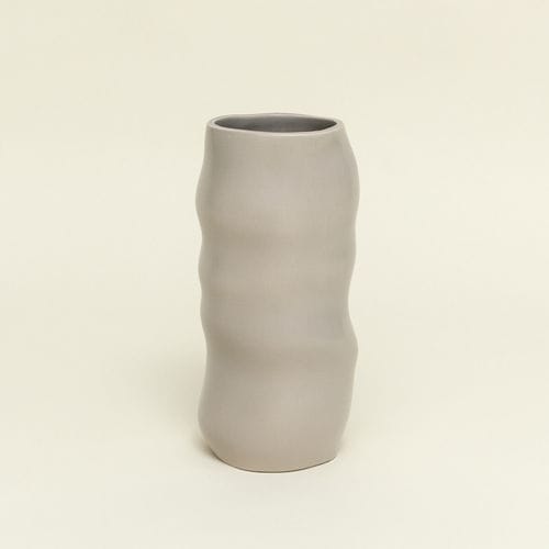 Vaso contemporaneo - Blob  - Studio H&K B.V. - in gres porcellanato / da tavolo / beige
