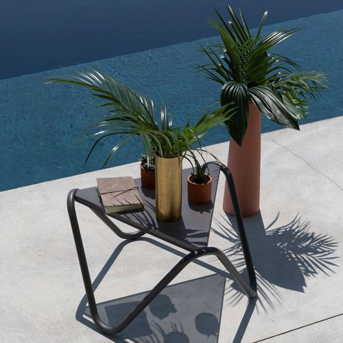 Tavolo d'appoggio contemporaneo - Vogue  - Lafuma Mobilier - in acciaio laccato / con supporto in acciaio / triangolare