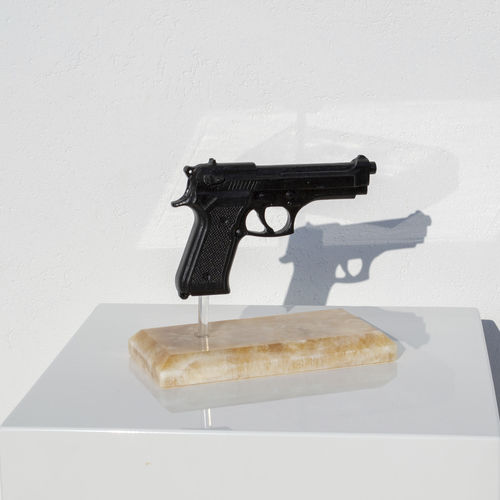 Scultura in pietra naturale - TOY GUN - San Polo Art Gallery | Contemporary Art & Design i - da esterno / contract