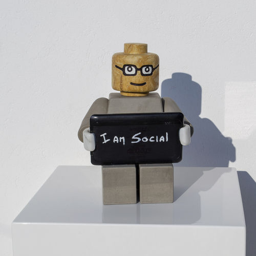 Scultura in marmo - I AM SOCIAL "MILLENNIALS&rdquo; - San Polo Art Gallery | Contemporary Art & Design i - da esterno / contract
