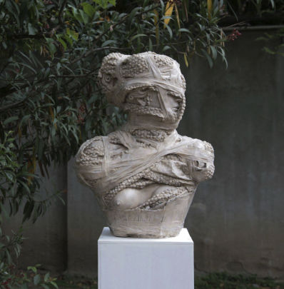 Scultura in pietra - Wrapped n° 3 – Venere  - San Polo Art Gallery | Contemporary Art & Design i - in materiale composito / da esterno / fatta a mano