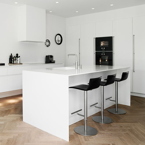 Cucina contemporanea - FORM 6  - MULTIFORM - impiallacciata in legno / in Fenix NTM / con isola
