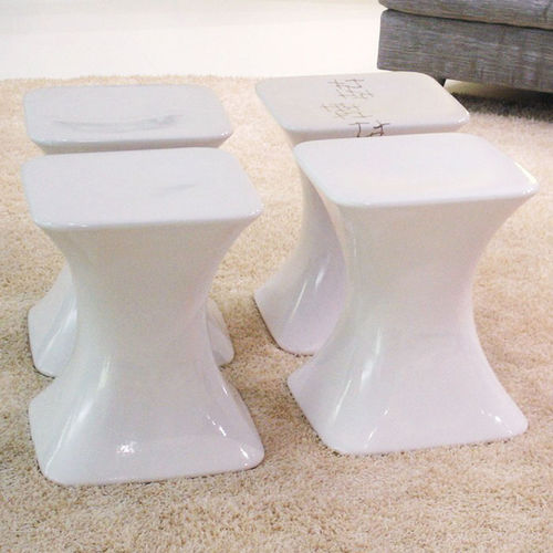 Sgabello contemporaneo - CLESSIDRA - Monolite Ipergres - in ceramica / con base centrale / contract