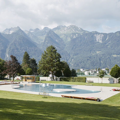 Piscina a straripamento - VAL BLU - BERNDORF METALL- UND BÄDERBAU GMBH - su misura / da esterno / da interno