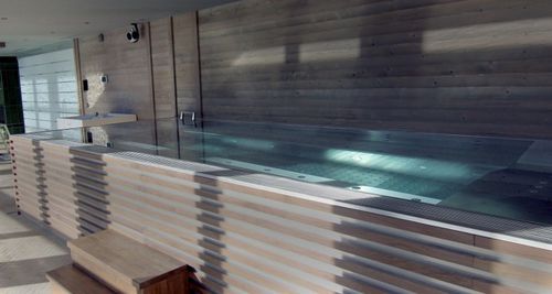 Spa per nuoto controcorrente fuoriterra - Tilestone Pools one piece tiled pools - rettangolare / multiposto / in mosaico