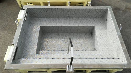 Spa da incasso - ADMIRAL - Tilestone Pools one piece tiled pools - quadrata / multiposto / da esterno