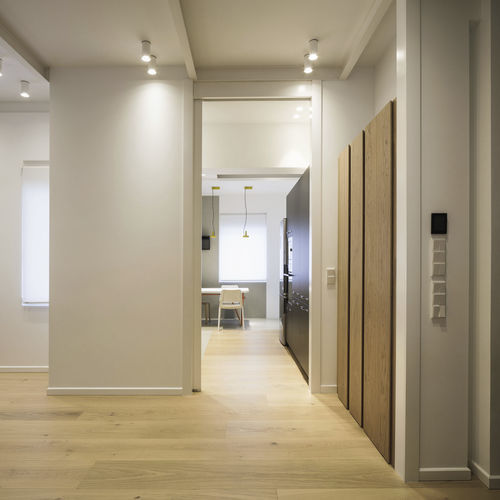 Parquet multistrato - NATURAL - SURCO interiors - in legno / in rovere / verniciato