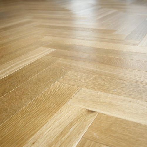 Parquet multistrato - SURCO interiors - in legno / in noce / a spina di pesce