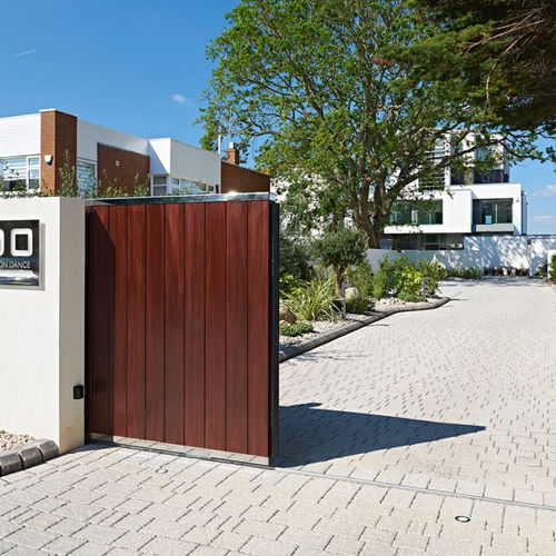 Cancello scorrevole - ABERMOVE/RJB HOME - in metallo / a pannello / per uso residenziale