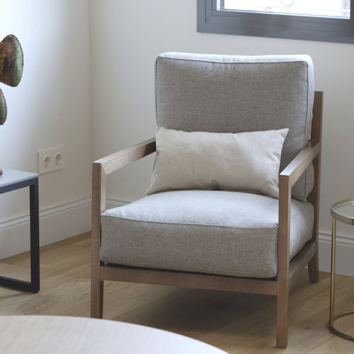 Poltrona contemporanea - VALENTINA - Casual Home & Contract - in tessuto / in frassino / con cuscino rimovibile