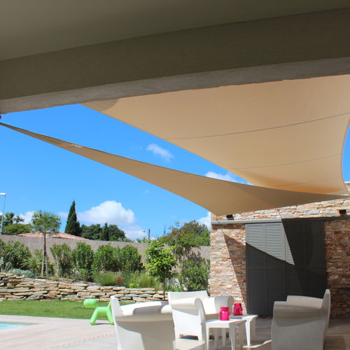 Vela ombreggiante resistente agli UV - TRIANGULAIRE - l'Atelier des voiles - su misura / resistente al vento / triangolare