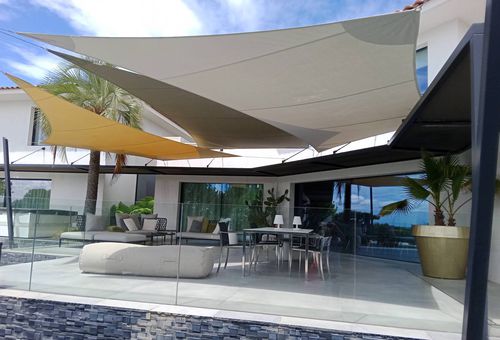 Vela ombreggiante resistente agli UV - l'Atelier des voiles - su misura / resistente al vento / triangolare