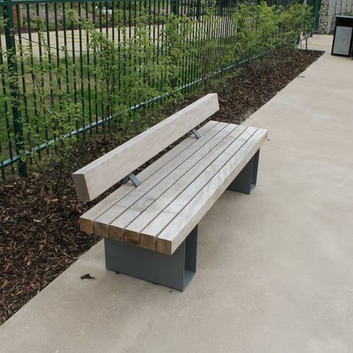Panca per spazi pubblici contemporanea - AMBLESIDE STRAIGHT - LOGIC STREET & PARK FURNITURE - in legno di latifoglie / in acciaio galvanizzato / con schienale