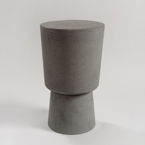 Tavolo d'appoggio contemporaneo - PLINTH SOLID - ALENTES - in pietra ricostituita / con supporto in vetro ricostituito / rotondo