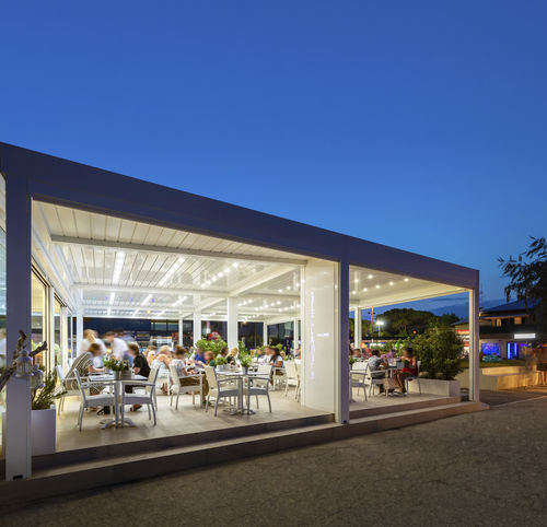 Pergola autoportante - FLOW - MORE SPACE - in alluminio / a lamelle orientabili / a lamelle frangisole