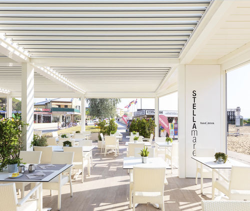 Pergola autoportante - FLOW - MORE SPACE - in alluminio / a lamelle orientabili / a lamelle frangisole