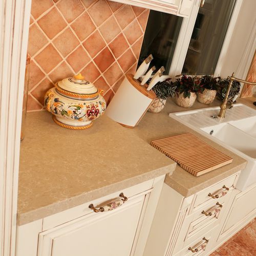 Piano di lavoro in pietra ricostituita - NOBLE CALISTA - Technistone a.s. - da cucina / levigato / con bordi quadrati