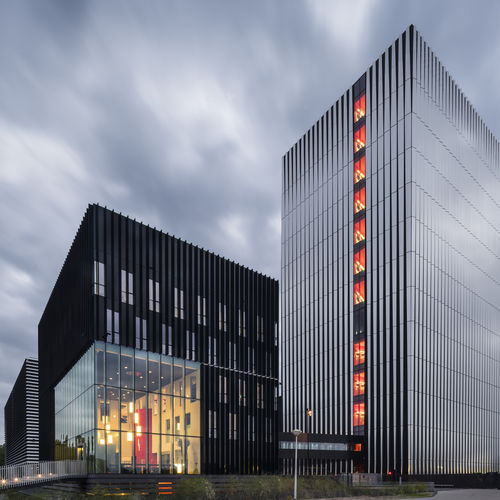 Rivestimento di facciata a cassetta - EQUINIX DATACENTER AM4 - ALUCOBOND - in alluminio / in composito / a incastro