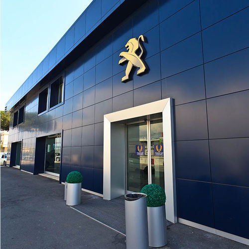 Rivestimento di facciata in pannelli - PEUGEOT CONTAUTO DUE - ALUCOBOND - in acciaio / in alluminio / in composito