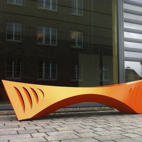 Panca per spazi pubblici design - BRIDGE - ALUCOBOND - in alluminio / senza braccioli / curva